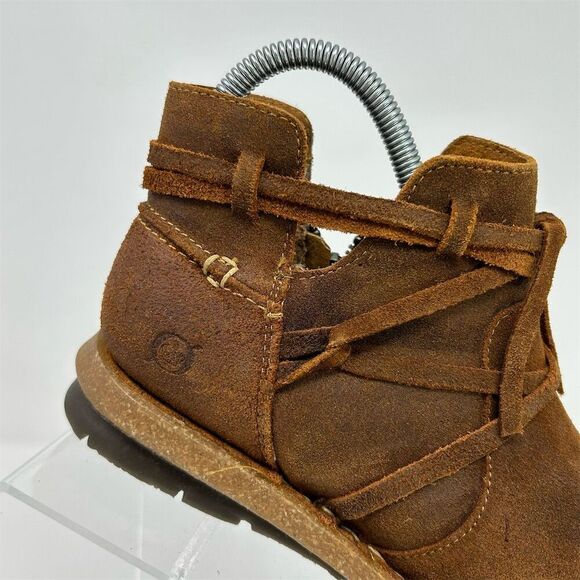 Born Women's Brown Leather Scrappy Flat Ankle Booties Size 6 Distressed Zip - Picture 3 of 15